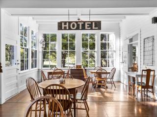 The Meyer Hotel - 8