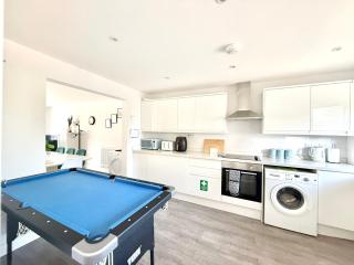 Stunning Holiday Home with Hot tub & Pool Table - Chartham - 9