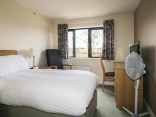 The Firelight Flat at Marine Court - Littlehampton - 3