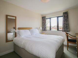 The Firelight Flat at Marine Court - Littlehampton - 4