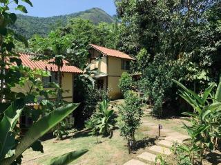Chalé Bonito Pousada em Paraty - Acomodações Privativas e Completas - Natureza - Wi-fi - TV - Garagem - Paraty - 4