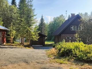 Mökki ison vesistön rannalla - 9