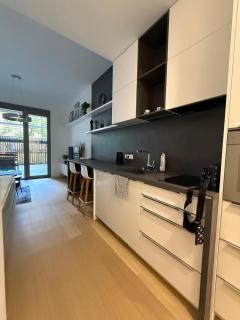 Moderný 1-izbový apartmán s terasou, raňajkami a parkovaním - Bratislava - 8