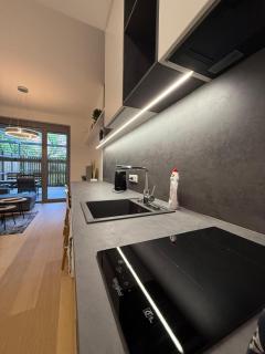 Moderný 1-izbový apartmán s terasou, raňajkami a parkovaním - Bratislava - 2