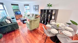 Newly Renovated 4-BDR Crouch End Home with Balcony and FREE Parking near Alexandra Palace & Finsbury Park by Staylio London - 9