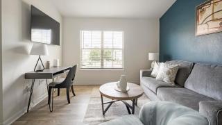 Landing Stylish 1BD Courtyard Game Room - 7