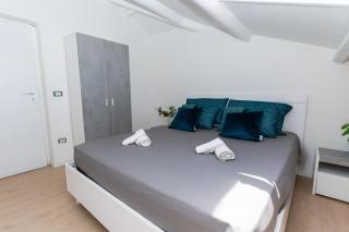 Eclissi sul MARE Mansarda 30mt dal mare - 3