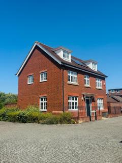 Elegant & Spacious Bristol Home - Bristol - 9