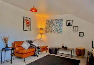 Modern 2 Bedroom Apartment Sleeps 5 - Free WiFi Free Parking - Cheddar - 9
