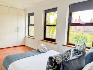 Crouch End NEW 4 Bed 3 Bath Home with Balcony and FREE Parking near Alexandra Palace , Highgate - Londres - 4