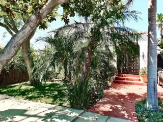 Long Beach Breeze - Dreamy 2 BR Near Anaheim Street - Long Beach - 0