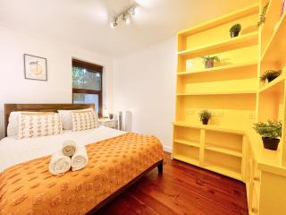 Newly Renovated 4-BDR Crouch End Home with Balcony and FREE Parking near Alexandra Palace & Finsbury Park by Staylio London - 2