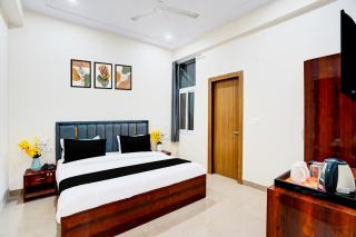 Hotel O Divine Inn - 8