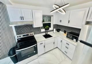 Black & White Luxury Stay - 4