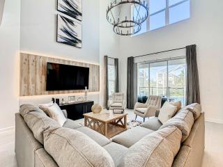 Themed 5BR Villa with Private Pool & Game Room - 9