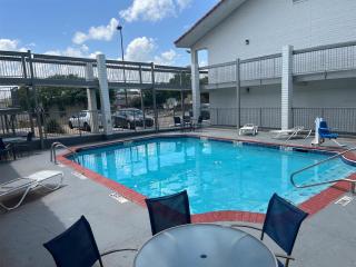 Studio 6 Suites Euless, TX – DFW West - 1