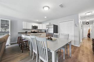 Ocean Blue Haven - Stay for 6 - 9