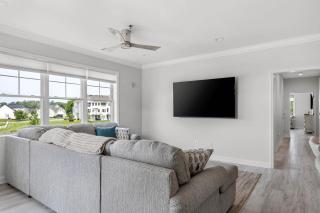 Grande at Canal Pointe - A Coastal Getaway - 4