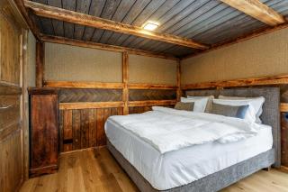 Embrace Nature by the River - Hot Tub and Scenic Views - Laugarvatn - 7