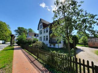 Haus Reinhild - Fewo 1 im Hochparterre - Graal - 3