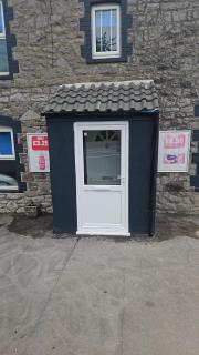 Charming 4-Bed Retreat in the Heart of Churchill - 2