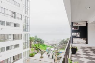 Elegant 2BR Scenic Balcony - Lima - 0