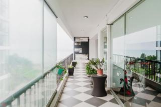 Elegant 2BR Scenic Balcony - 8