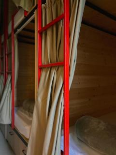 Queen-V Hostel - Valona - 9