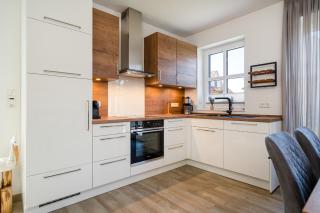 Leni, 3 Schlafzimmer, 2 Bäder, großer eingezäunter Garten in ruhiger Lage! - Greetsiel - 8