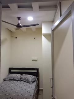 Sri Chaithra Guest Rooms - Guntūr - 1