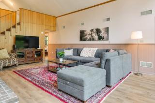 Pool Access Peaceful Cabin in The Woods Resort! - Hedgesville - 7