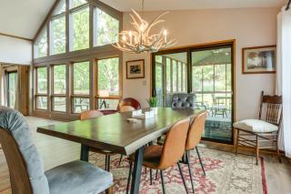 Pool Access Peaceful Cabin in The Woods Resort! - Hedgesville - 5