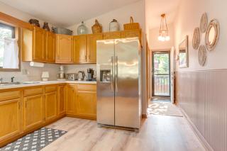Pool Access Peaceful Cabin in The Woods Resort! - Hedgesville - 3