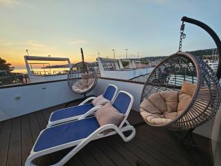 Sea Diva - luxury boathouse - 6