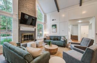 5-BD Grand Getaway Backyard Pool Paradise - Houston - 8