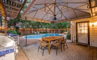 5-BD Grand Getaway Backyard Pool Paradise - Houston - 9