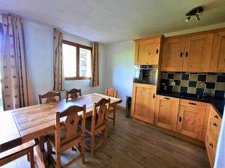 Appartement cosy, 6 pers., pieds des pistes, 2 chambres, balcon sud-ouest, quartier Reberty 1850 - FR-1-452-16 - 2