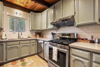 Christmas Valley Chalet - Tahoe Adventure Awaits - 1