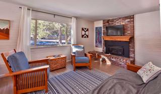 Charming Cherokee Cabin - Secluded Stay for 6 Just 10 Minutes to Tahoe - 5