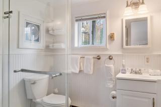 Seaside Stay: Waterfront with Views & Beach Access - 1