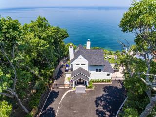 Coastal Retreat: Waterfront, Deck, Awesome Views - Wading River - 0
