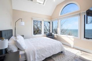 Coastal Retreat: Waterfront, Deck, Awesome Views - Wading River - 7