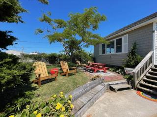Artist-designed Beach House - Wading River - 8