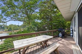 Lagoon Lodge: North Fork,Charming 3Br, Waterfront - 1
