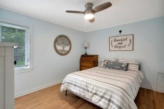 Charming Cottage in The Heart of the North Fork - 1