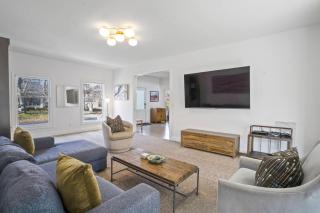 East Hampton Retreat: Heated Pool, BBQ,Home Office - East Hampton - 3