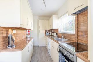 1br Corner Home Free Parking Golden Triangle - 8