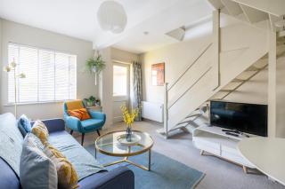 1br Corner Home Free Parking Golden Triangle - 4