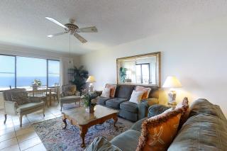 Attractive home steps from ocean with pool, central AC, deck & fast WiFi - 9