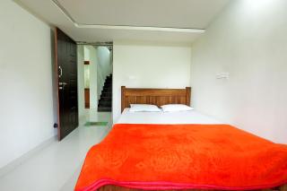 Meera Homestay - 2BH, Estate, Balcony, One Group only - 1